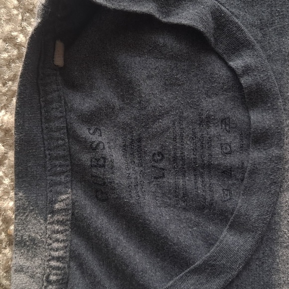 Mens large guess shirt - Picture 3 of 3